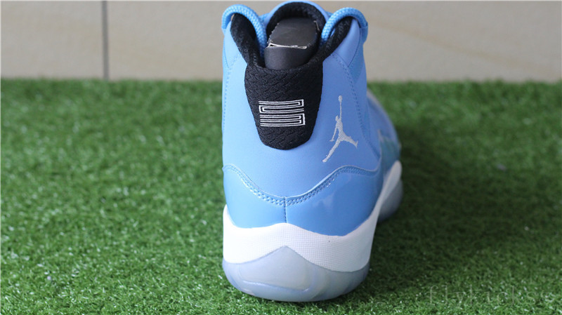 Air Jordan 11 Retro Pantone Blue